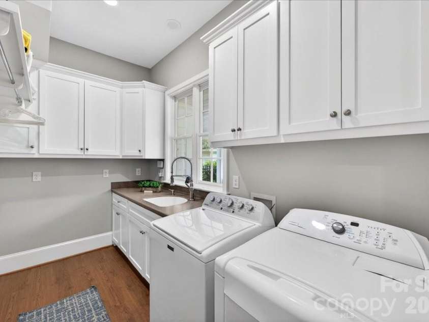 2135 Sharon Avenue, Charlotte, NC 28211.  MLS# CAR4353915, YatesRealty ID 22356. 
