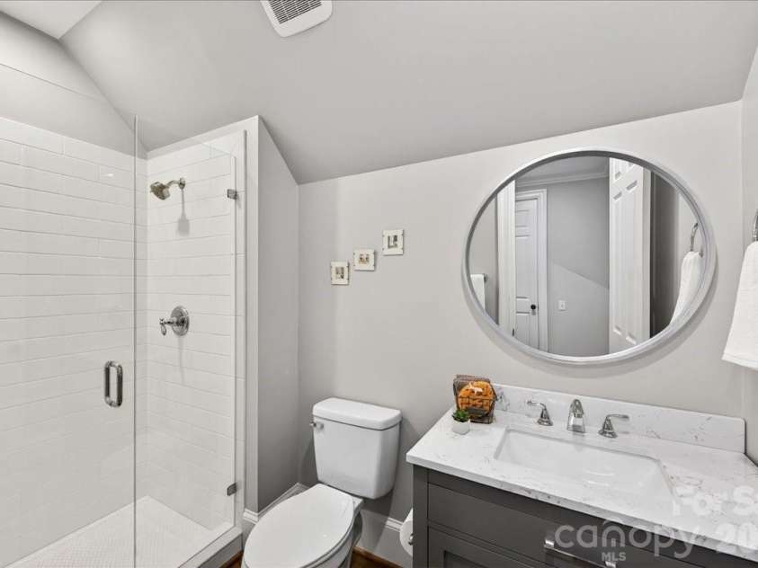 2135 Sharon Avenue, Charlotte, NC 28211.  MLS# CAR4353915, YatesRealty ID 22356. 