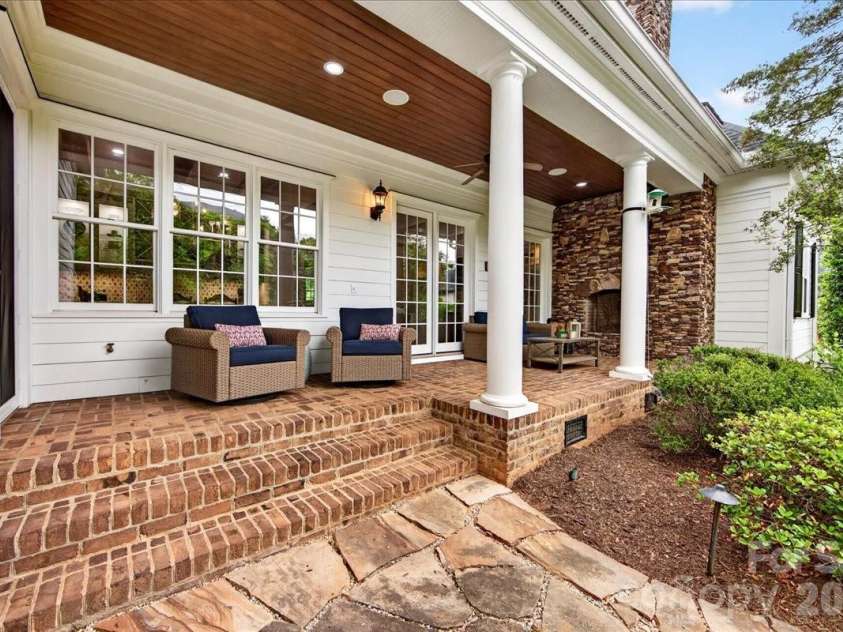 2135 Sharon Avenue, Charlotte, NC 28211.  MLS# CAR4353915, YatesRealty ID 22356. 