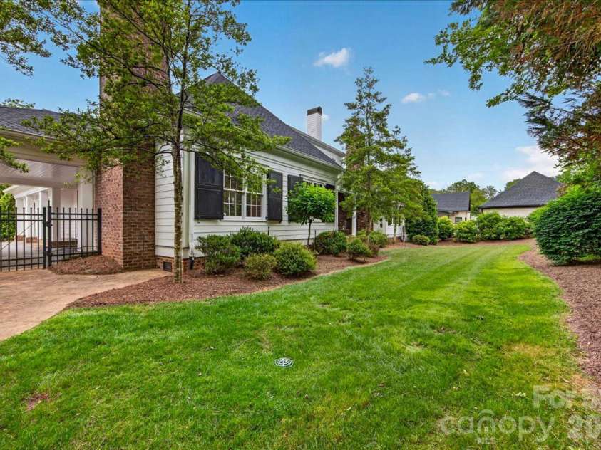 2135 Sharon Avenue, Charlotte, NC 28211.  MLS# CAR4353915, YatesRealty ID 22356. 