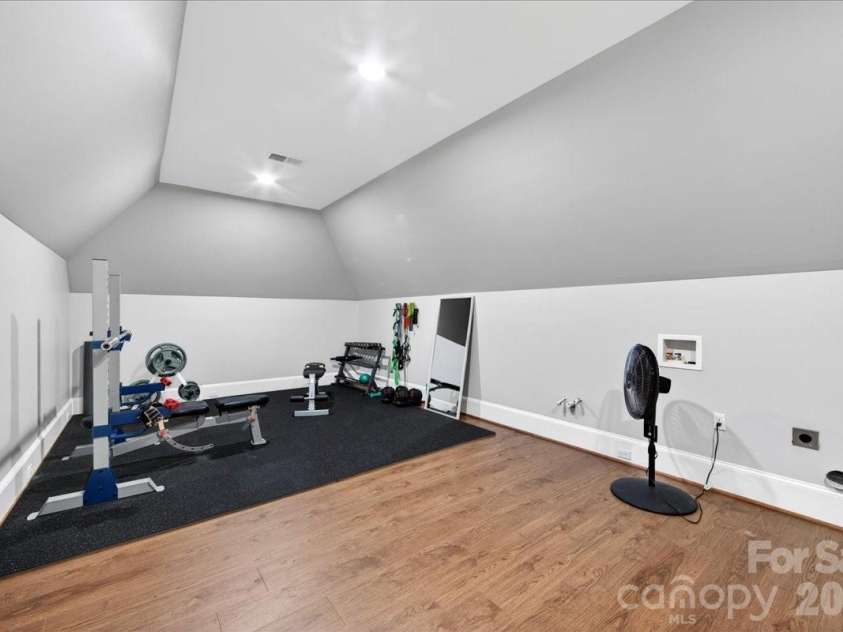 2135 Sharon Avenue, Charlotte, NC 28211.  MLS# CAR4353915, YatesRealty ID 22356. Bonus room #2