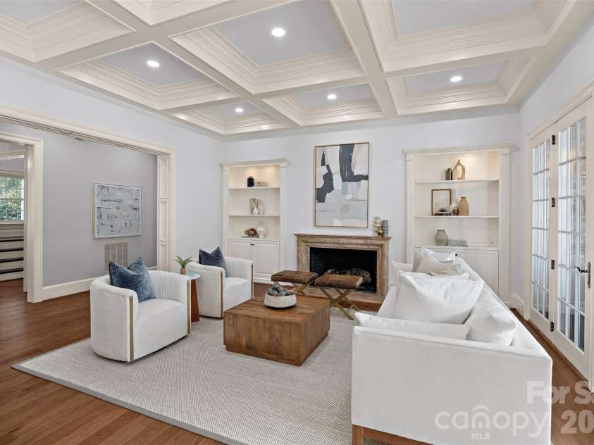 2135 Sharon Avenue, Charlotte, NC 28211.  MLS# CAR4414349, YatesRealty ID 22356. 