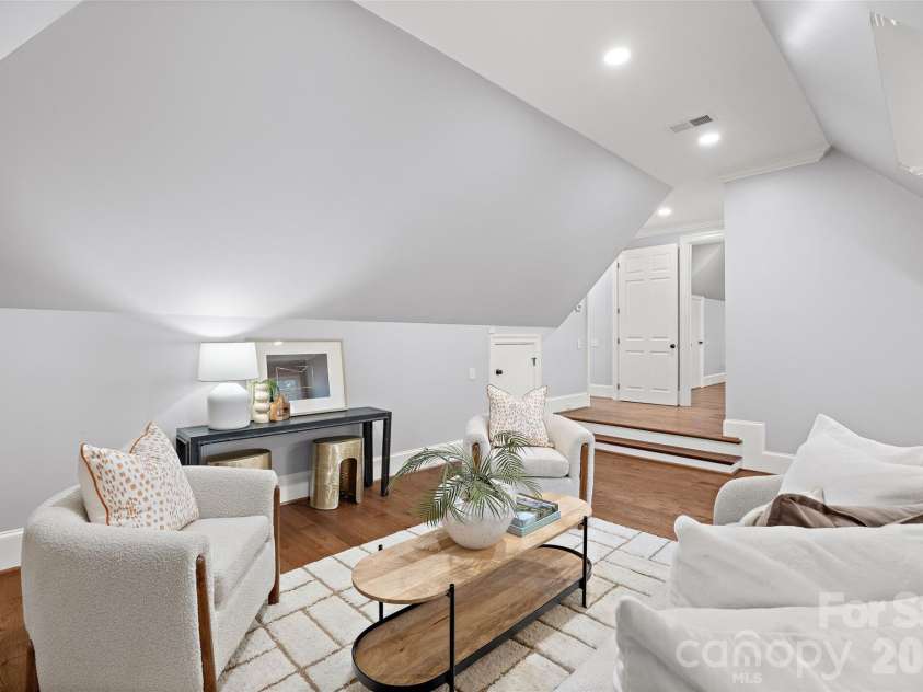 2135 Sharon Avenue, Charlotte, NC 28211.  MLS# CAR4414349, YatesRealty ID 22356. 