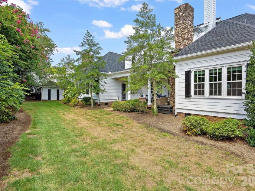 2135 Sharon Avenue, Charlotte, NC 28211.  MLS# CAR4414349, YatesRealty ID 22356. Private Backyard