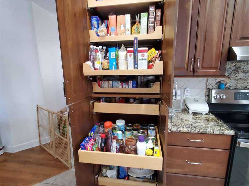 526 Grand Oaks Drive, Hendersonville, NC 28792.  MLS# CAR4239687, YatesRealty ID 22359. 