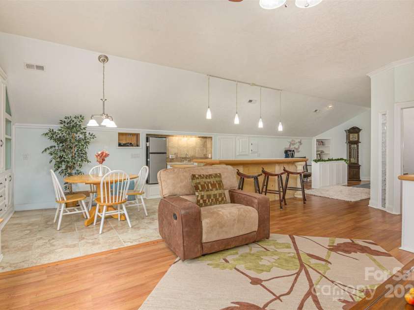 526 Grand Oaks Drive, Hendersonville, NC 28792.  MLS# CAR4239687, YatesRealty ID 22359. 