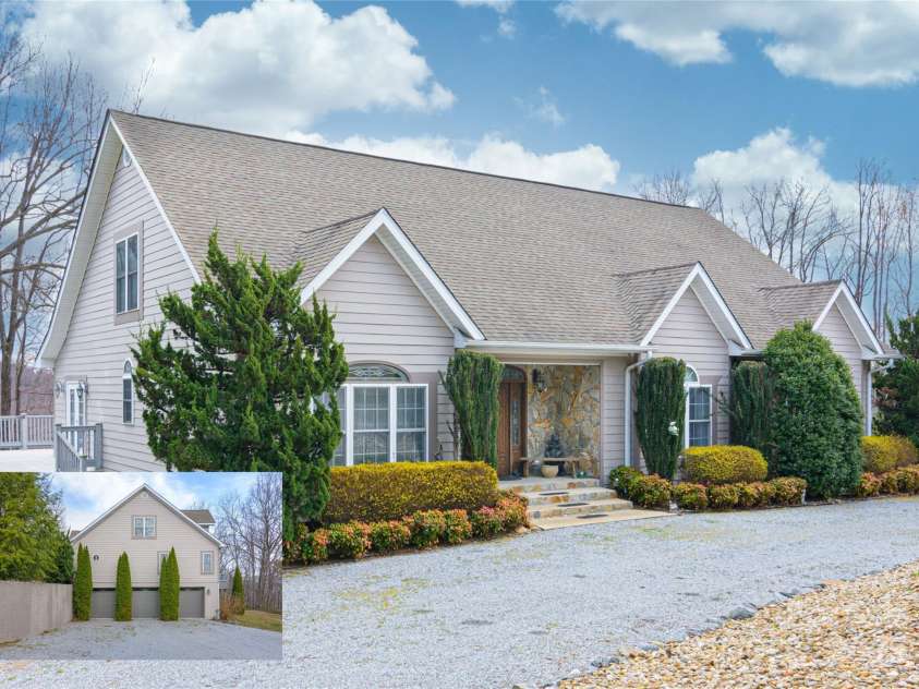 526 Grand Oaks Drive, Hendersonville, NC 28792.  MLS# CAR4239687, YatesRealty ID 22359. 