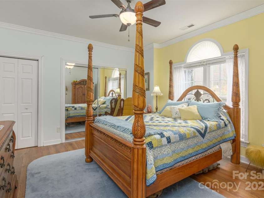 526 Grand Oaks Drive, Hendersonville, NC 28792.  MLS# CAR4239687, YatesRealty ID 22359. KING SIZE Mother-n-Law on Main w/Ensuite