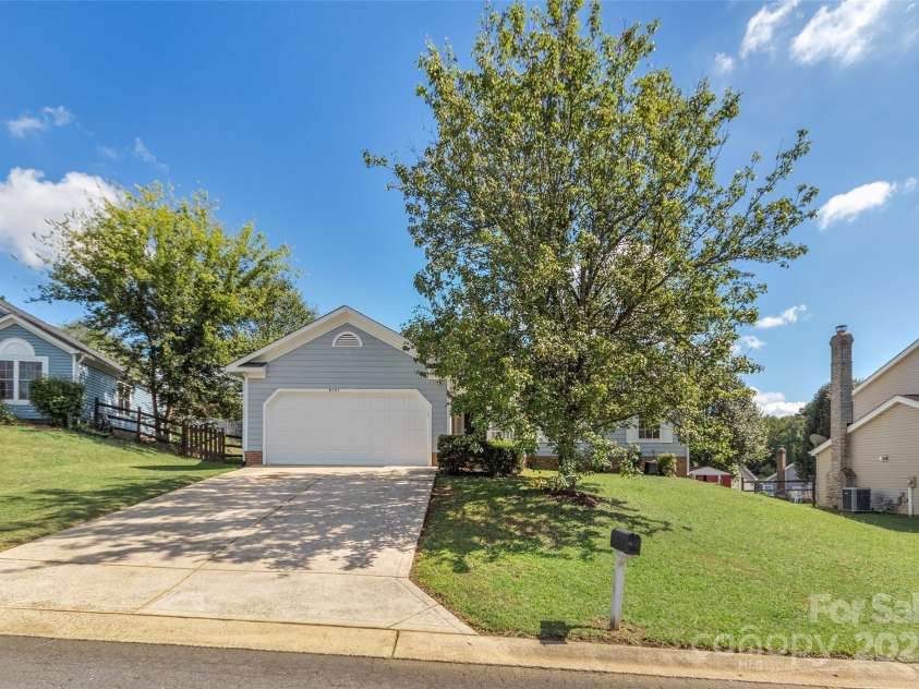 7121 Lanark Court, Charlotte, NC 28217.  MLS# CAR4232257, YatesRealty ID 2236. 