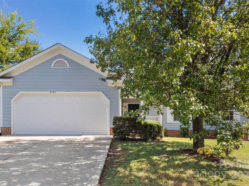 7121 Lanark Court, Charlotte, NC 28217.  MLS# CAR4232257, YatesRealty ID 2236. 