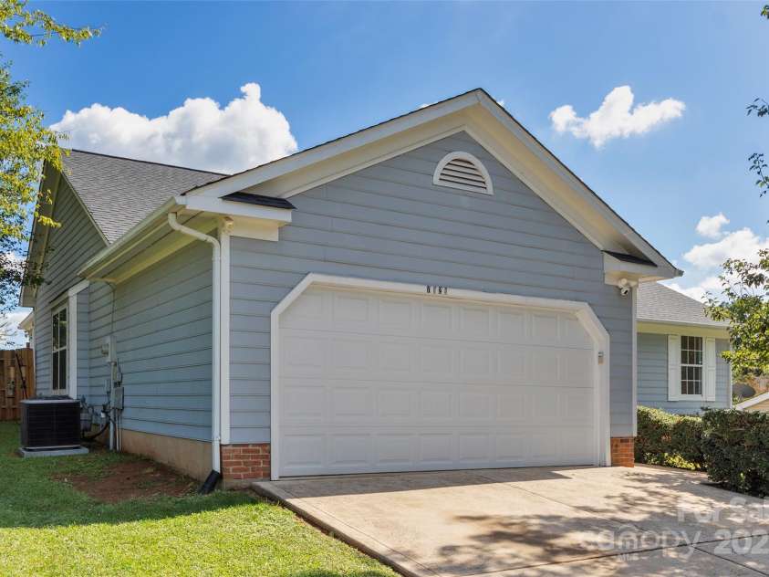 7121 Lanark Court, Charlotte, NC 28217.  MLS# CAR4232257, YatesRealty ID 2236. 
