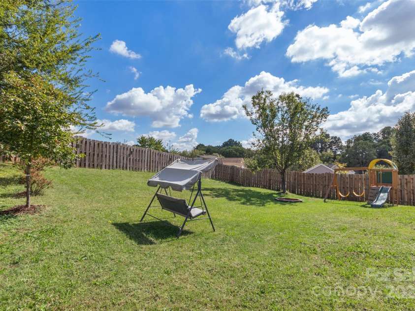 7121 Lanark Court, Charlotte, NC 28217.  MLS# CAR4232257, YatesRealty ID 2236. 