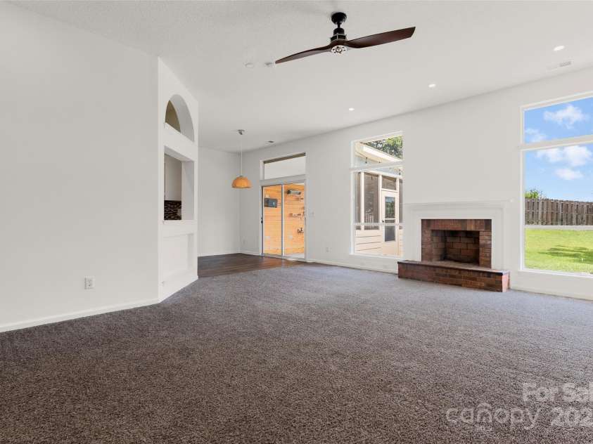 7121 Lanark Court, Charlotte, NC 28217.  MLS# CAR4232257, YatesRealty ID 2236. 