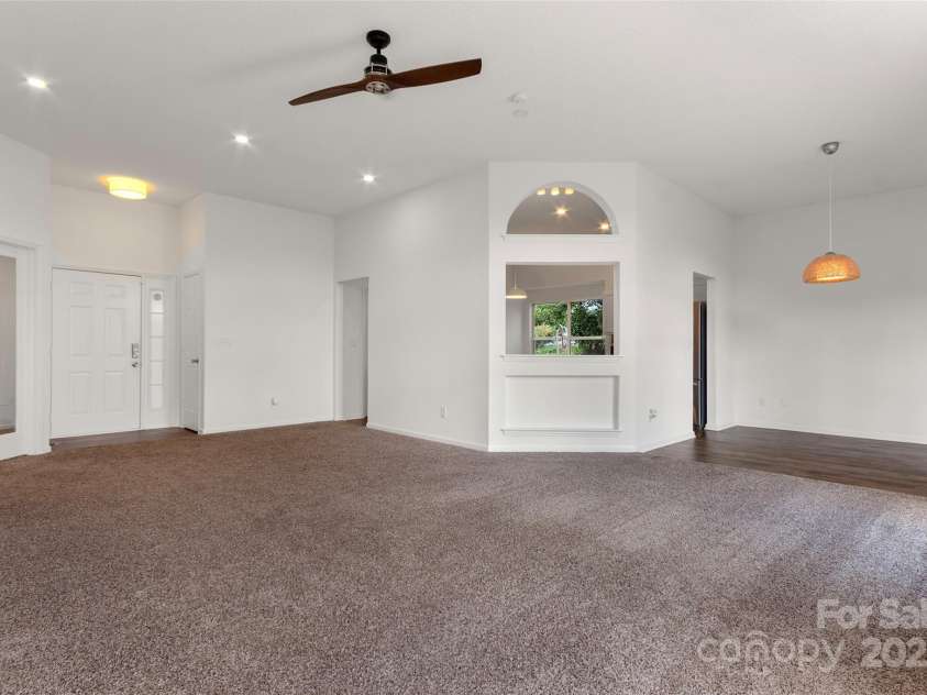 7121 Lanark Court, Charlotte, NC 28217.  MLS# CAR4232257, YatesRealty ID 2236. 