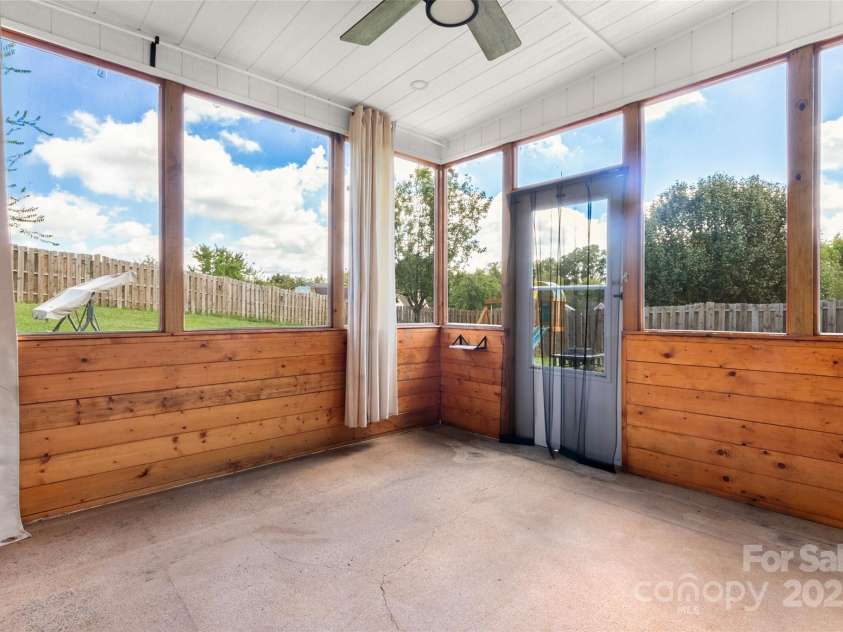 7121 Lanark Court, Charlotte, NC 28217.  MLS# CAR4232257, YatesRealty ID 2236. 
