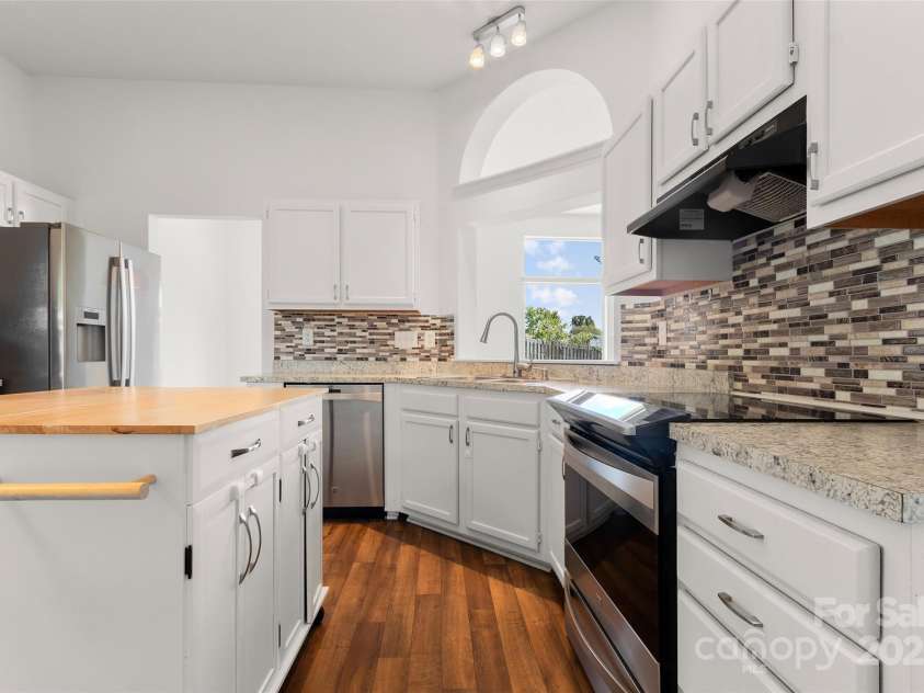 7121 Lanark Court, Charlotte, NC 28217.  MLS# CAR4232257, YatesRealty ID 2236. 
