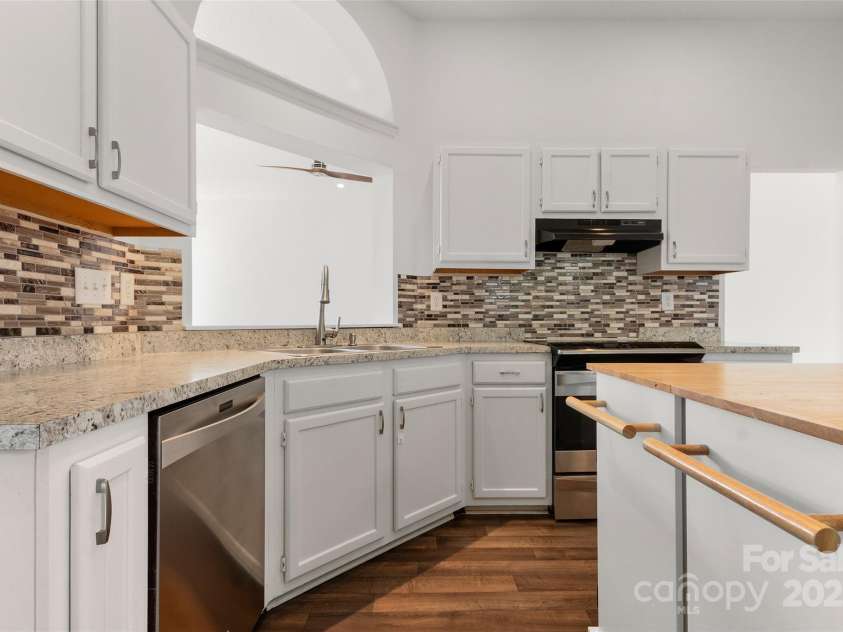 7121 Lanark Court, Charlotte, NC 28217.  MLS# CAR4232257, YatesRealty ID 2236. 