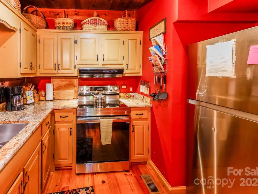 282 H and H Trail, Black Mountain, NC 28711.  MLS# CAR4267235, YatesRealty ID 22360. 