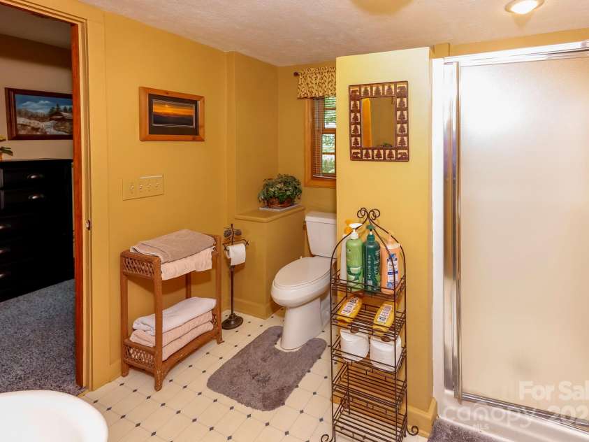 282 H and H Trail, Black Mountain, NC 28711.  MLS# CAR4267235, YatesRealty ID 22360. 