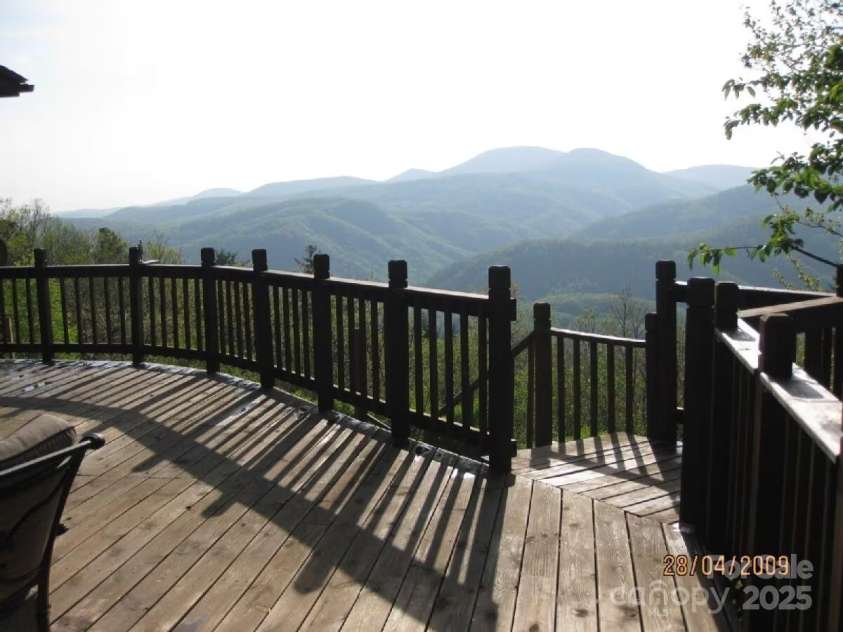 282 H and H Trail, Black Mountain, NC 28711.  MLS# CAR4267235, YatesRealty ID 22360. 