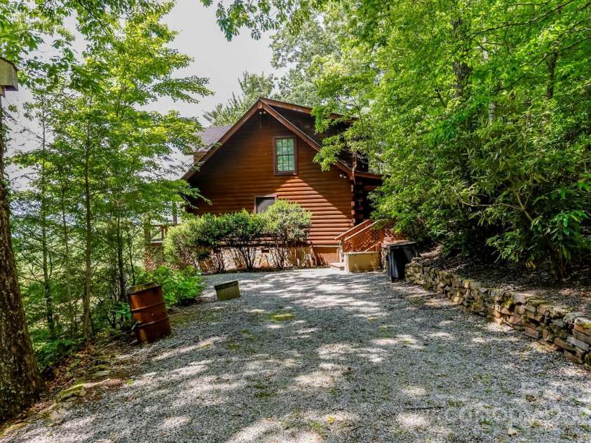 282 H and H Trail, Black Mountain, NC 28711.  MLS# CAR4267235, YatesRealty ID 22360. 