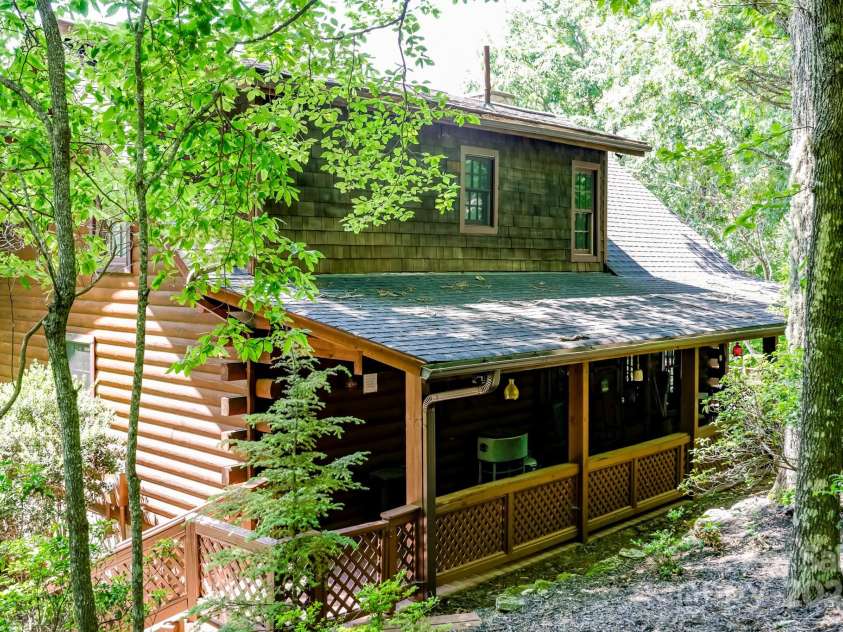 282 H and H Trail, Black Mountain, NC 28711.  MLS# CAR4267235, YatesRealty ID 22360. 