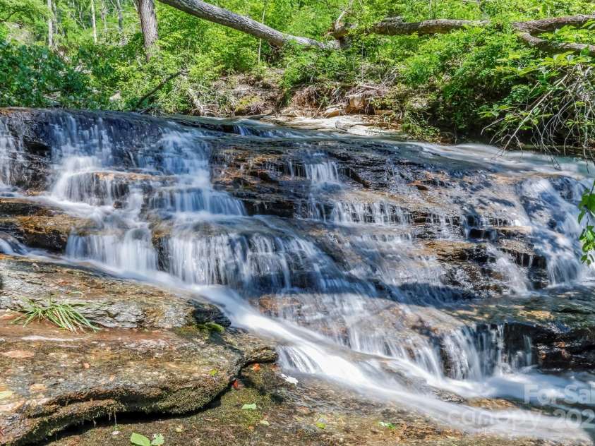 282 H and H Trail, Black Mountain, NC 28711.  MLS# CAR4267235, YatesRealty ID 22360. 