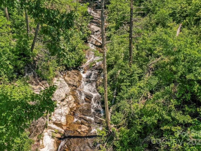 282 H and H Trail, Black Mountain, NC 28711.  MLS# CAR4267235, YatesRealty ID 22360. 