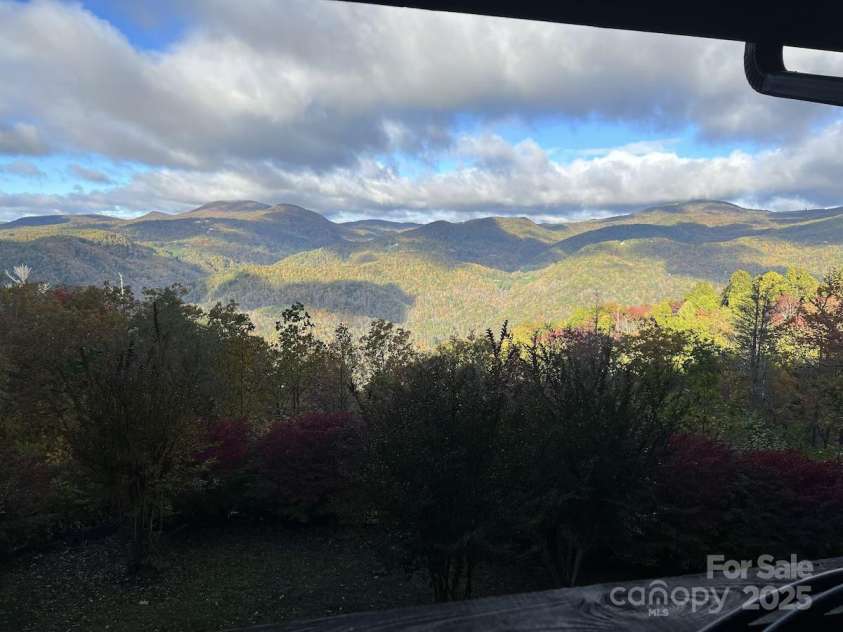 282 H and H Trail, Black Mountain, NC 28711.  MLS# CAR4267235, YatesRealty ID 22360. 
