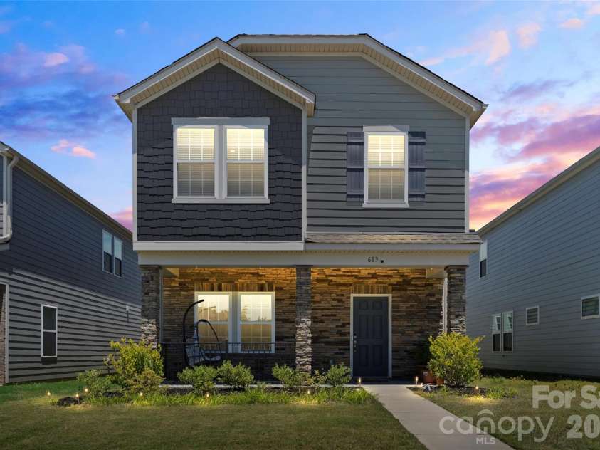 613 Cedar Knoll Circle, Pineville, NC 28134.  MLS# CAR4358850, YatesRealty ID 22360. 