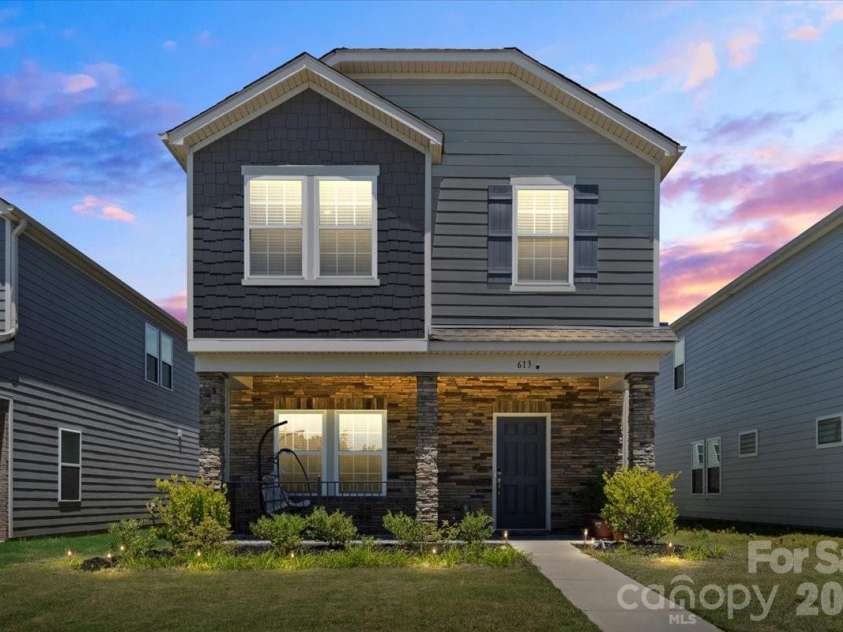 613 Cedar Knoll Circle, Pineville, NC 28134.  MLS# CAR4412265, YatesRealty ID 22360. 