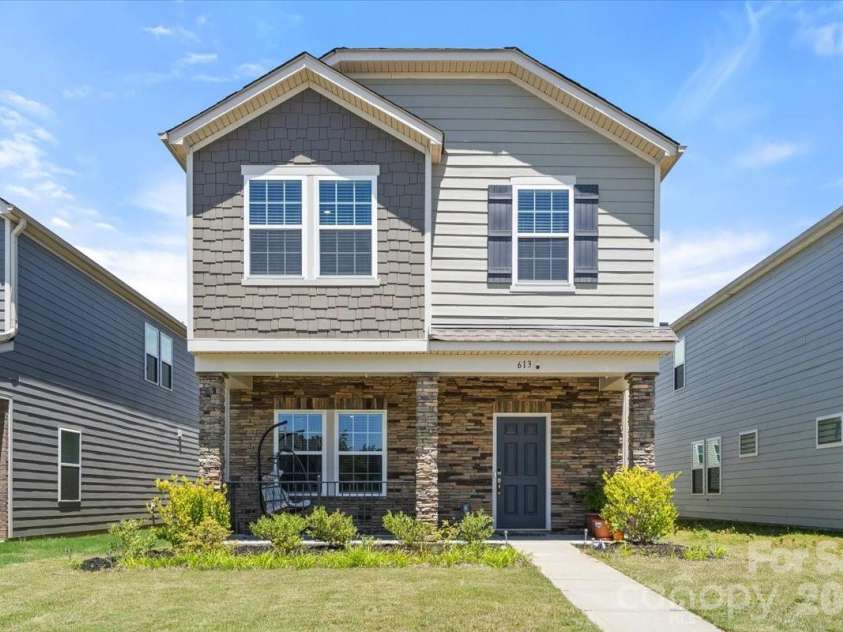 613 Cedar Knoll Circle, Pineville, NC 28134.  MLS# CAR4412265, YatesRealty ID 22360. 