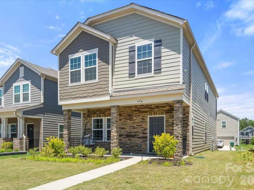 613 Cedar Knoll Circle, Pineville, NC 28134.  MLS# CAR4412265, YatesRealty ID 22360. 