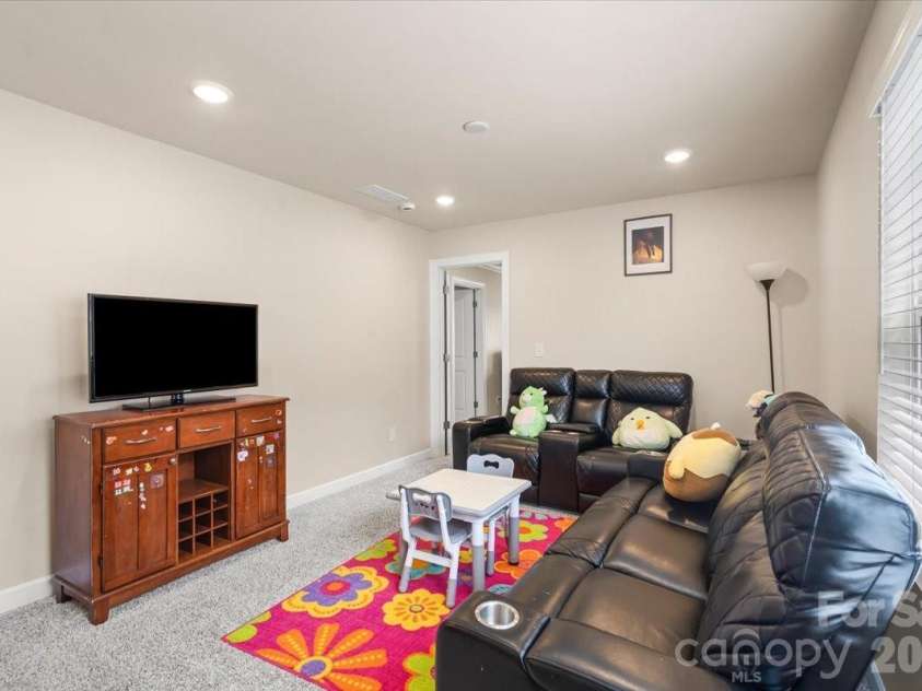 613 Cedar Knoll Circle, Pineville, NC 28134.  MLS# CAR4412265, YatesRealty ID 22360. 