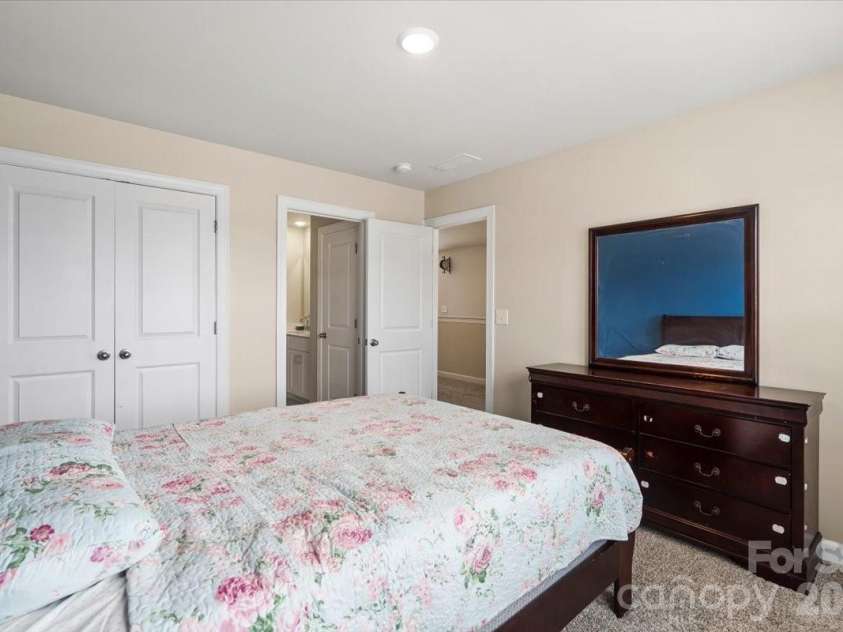 613 Cedar Knoll Circle, Pineville, NC 28134.  MLS# CAR4412265, YatesRealty ID 22360. 