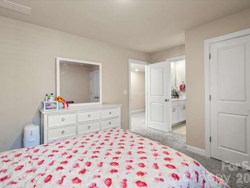 613 Cedar Knoll Circle, Pineville, NC 28134.  MLS# CAR4412265, YatesRealty ID 22360. 