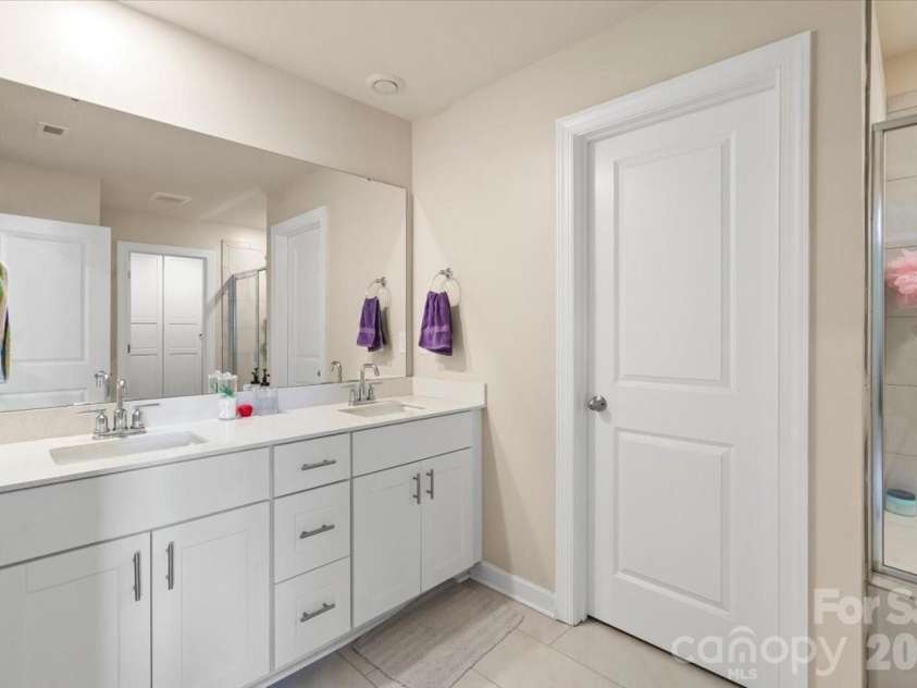 613 Cedar Knoll Circle, Pineville, NC 28134.  MLS# CAR4412265, YatesRealty ID 22360. 