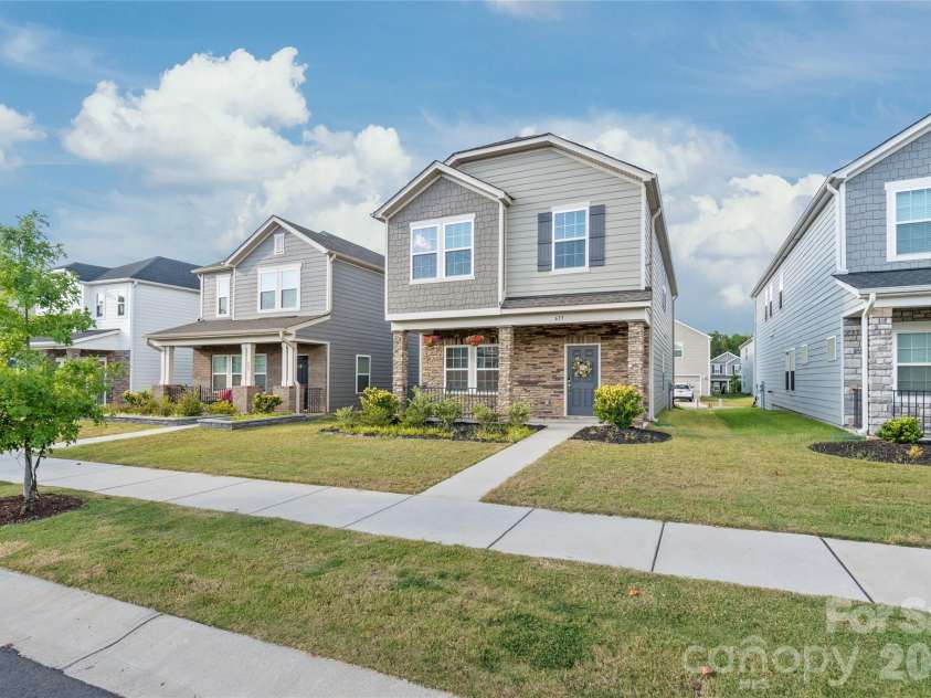 613 Cedar Knoll Circle, Pineville, NC 28134.  MLS# CAR4424721, YatesRealty ID 22360. 