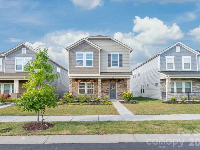 613 Cedar Knoll Circle, Pineville, NC 28134.  MLS# CAR4424721, YatesRealty ID 22360. 