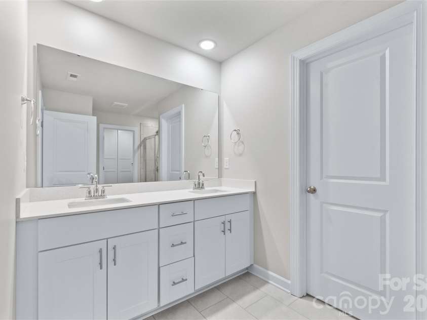 613 Cedar Knoll Circle, Pineville, NC 28134.  MLS# CAR4424721, YatesRealty ID 22360. 