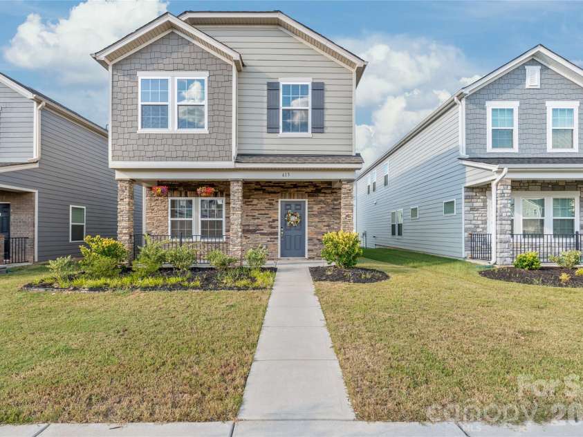 613 Cedar Knoll Circle, Pineville, NC 28134.  MLS# CAR4424721, YatesRealty ID 22360. 