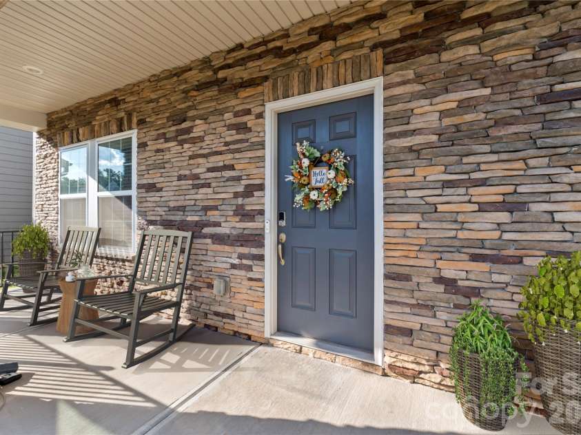 613 Cedar Knoll Circle, Pineville, NC 28134.  MLS# CAR4424721, YatesRealty ID 22360. Virtually Staged