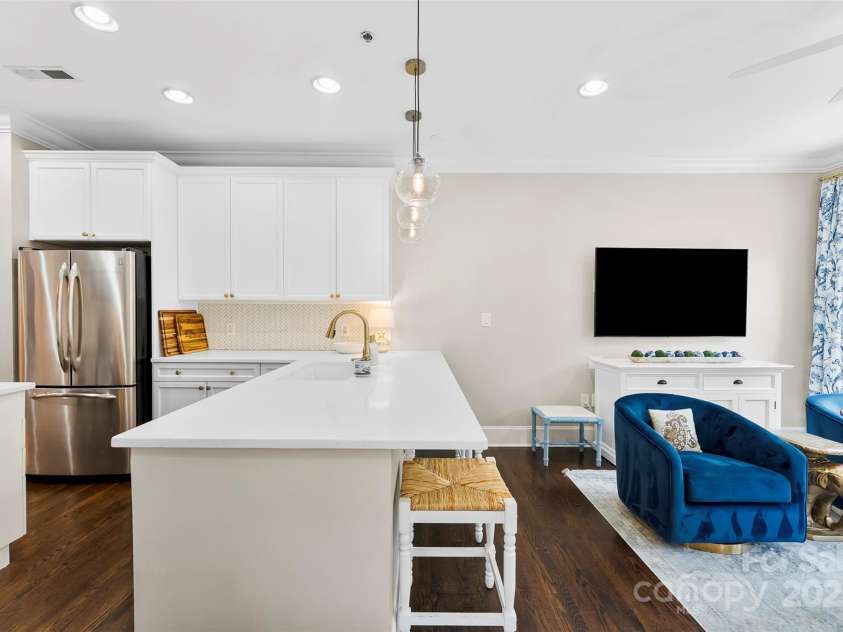 106 Laurel Avenue, Charlotte, NC 28207.  MLS# CAR4274415, YatesRealty ID 22362. 