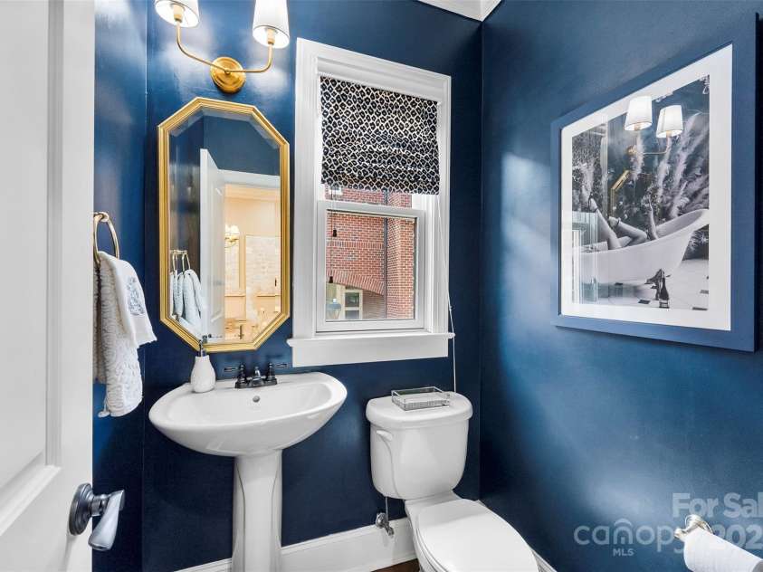 106 Laurel Avenue, Charlotte, NC 28207.  MLS# CAR4274415, YatesRealty ID 22362. 