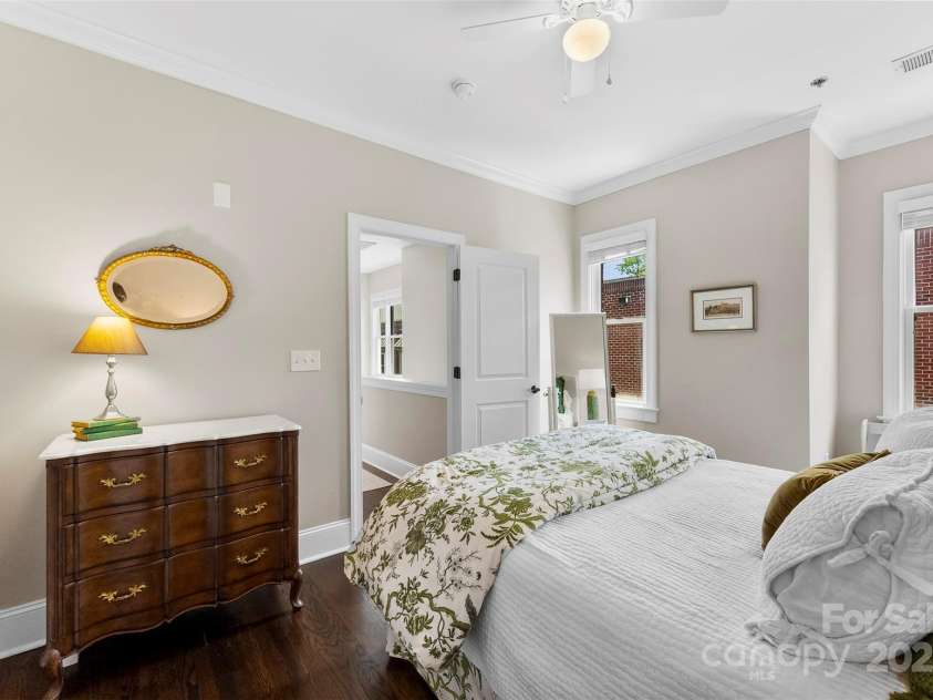 106 Laurel Avenue, Charlotte, NC 28207.  MLS# CAR4274415, YatesRealty ID 22362. 