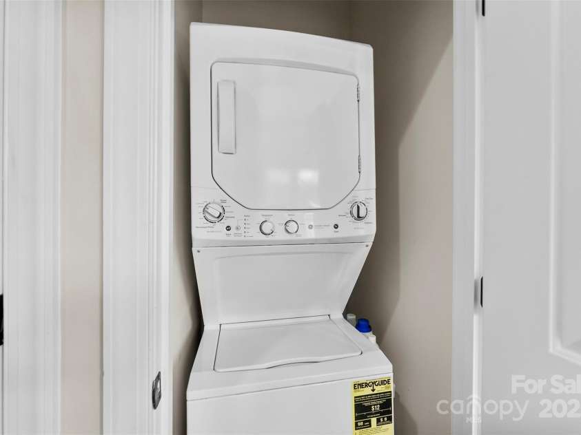 106 Laurel Avenue, Charlotte, NC 28207.  MLS# CAR4274415, YatesRealty ID 22362. 