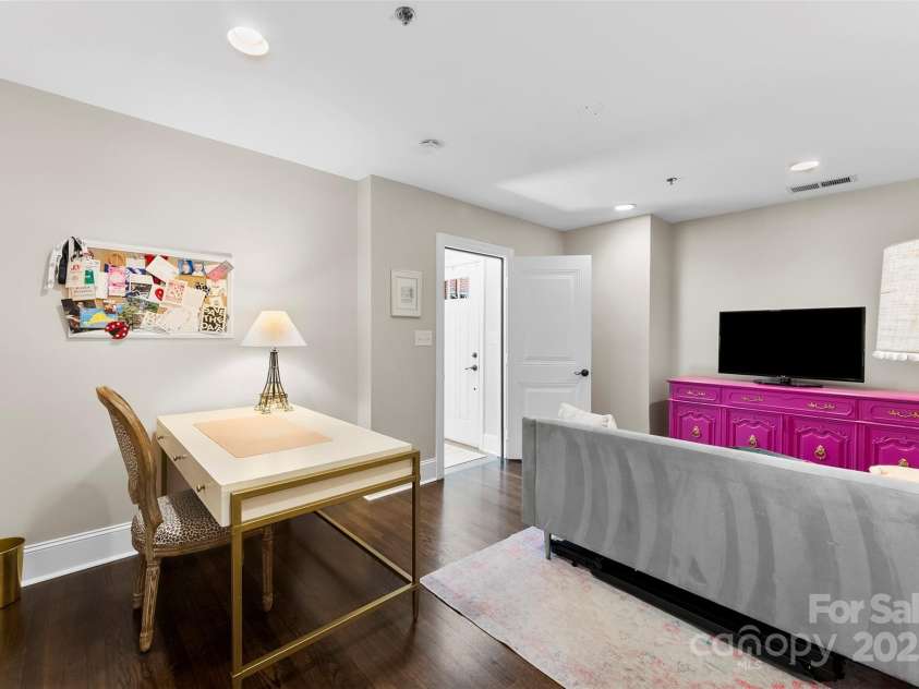 106 Laurel Avenue, Charlotte, NC 28207.  MLS# CAR4274415, YatesRealty ID 22362. 