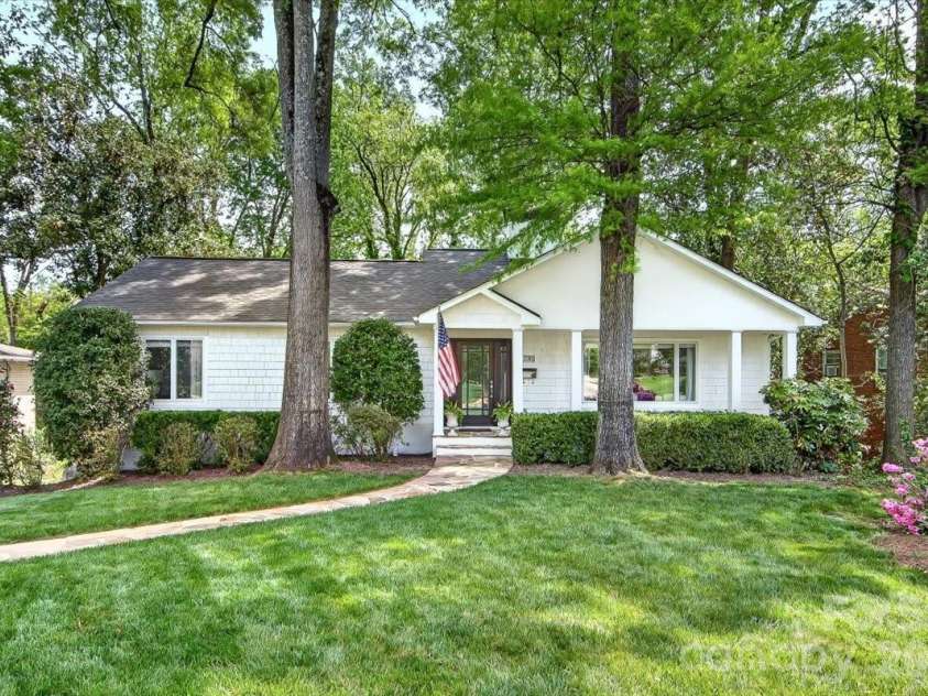 3209 Fairfax Drive, Charlotte, NC 28209.  MLS# CAR4380580, YatesRealty ID 22362. 