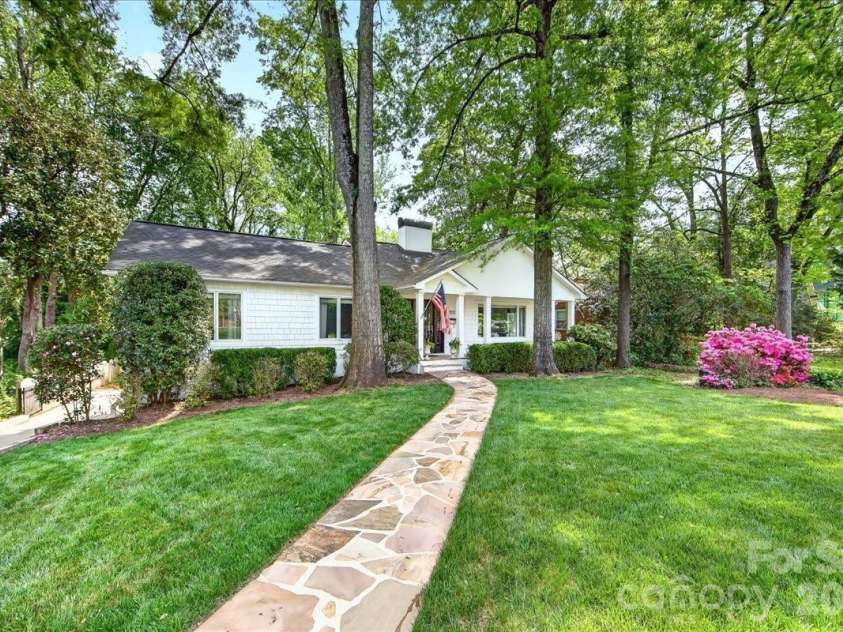 3209 Fairfax Drive, Charlotte, NC 28209.  MLS# CAR4380580, YatesRealty ID 22362. 