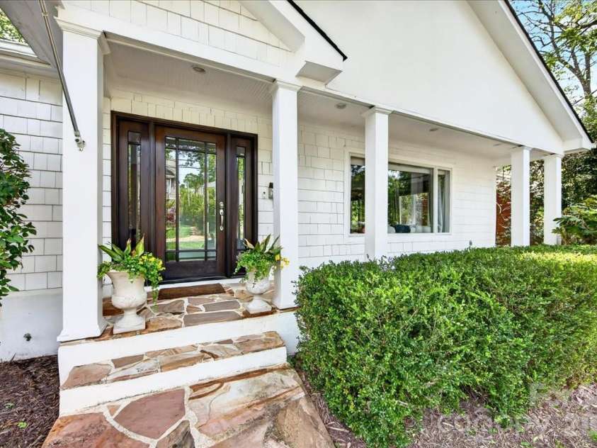 3209 Fairfax Drive, Charlotte, NC 28209.  MLS# CAR4380580, YatesRealty ID 22362. 